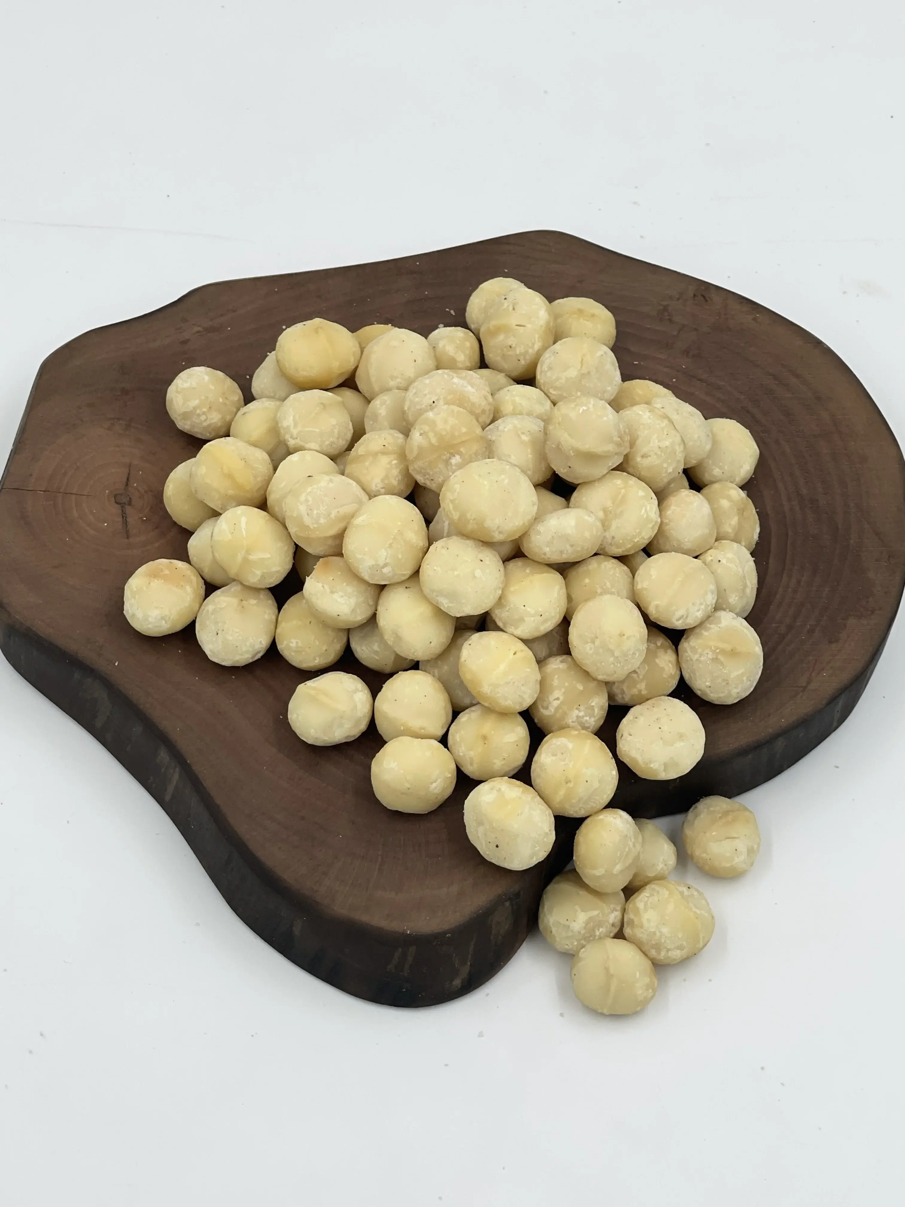 Shelled Macadamia Kernels thumbnail 4