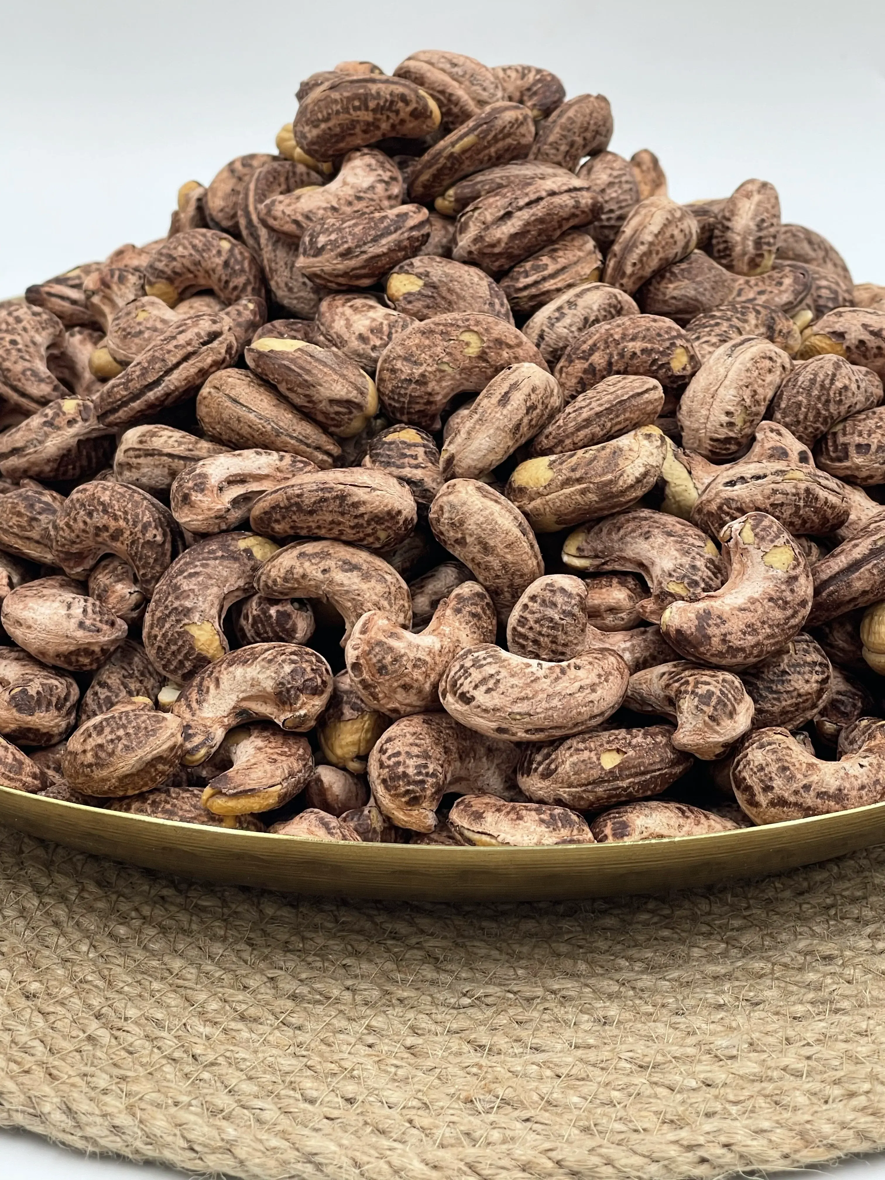 Skin-On Roasted Cashews thumbnail 2