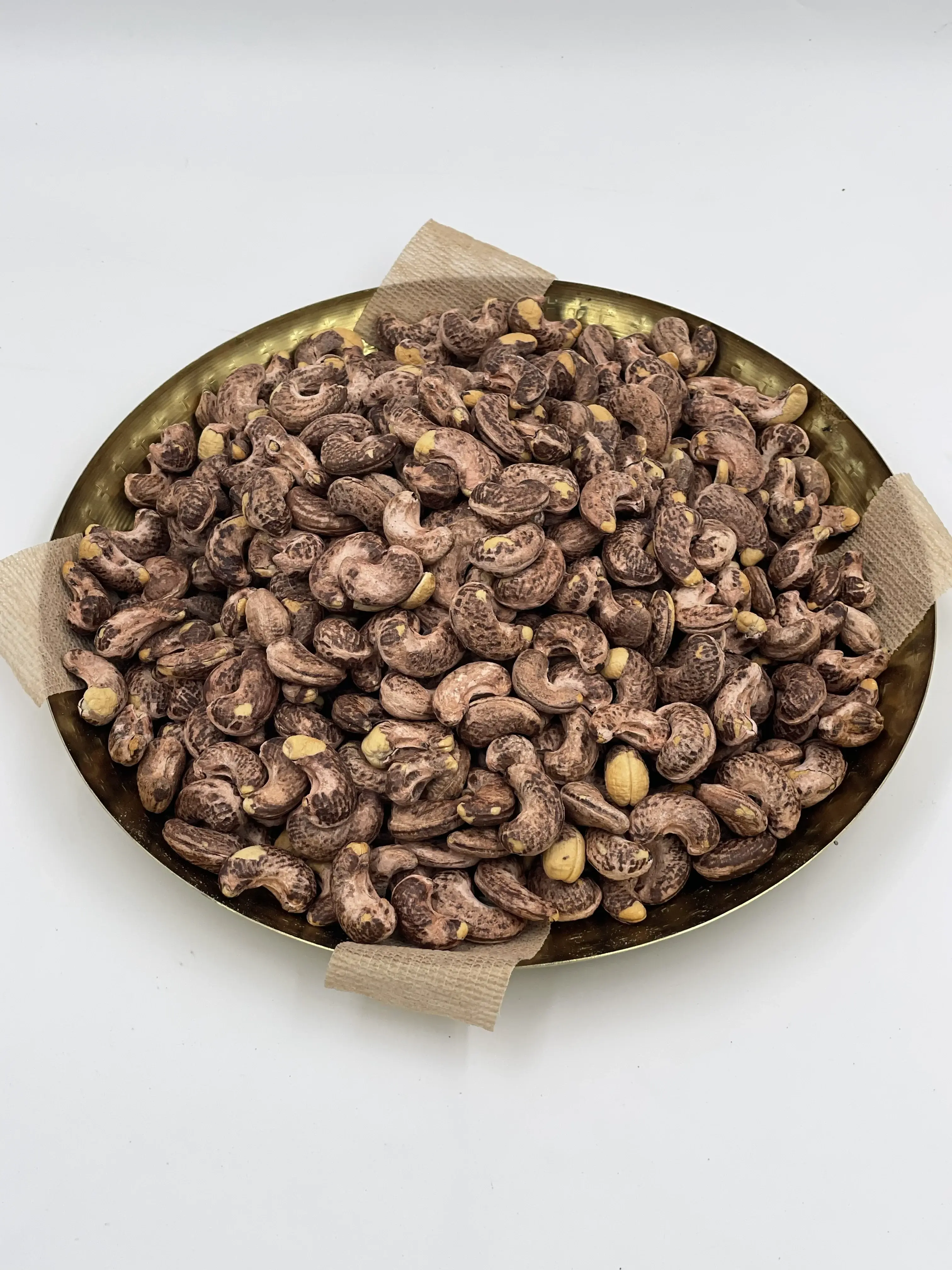 Skin-On Roasted Cashews thumbnail 3