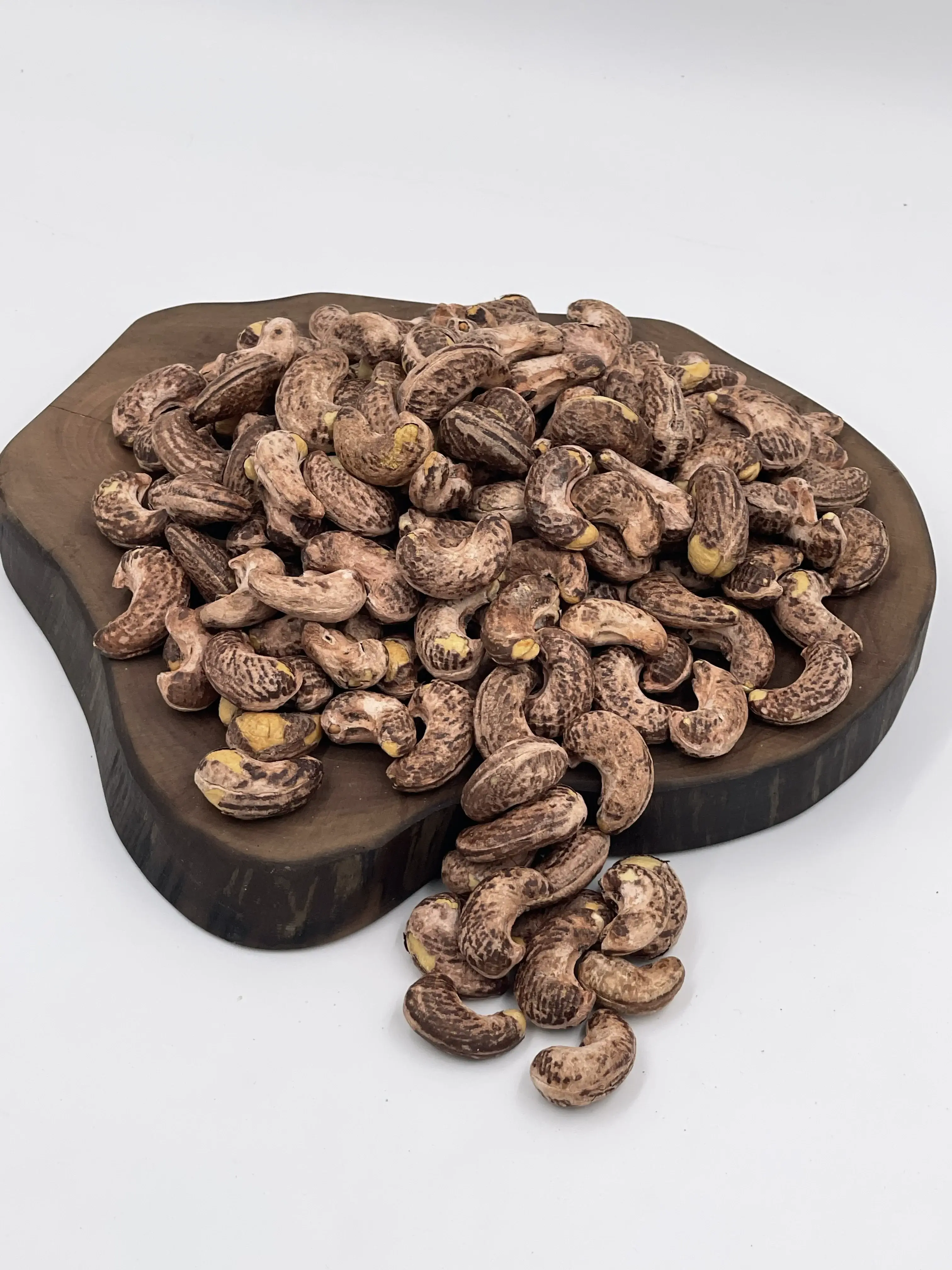 Skin-On Roasted Cashews thumbnail 5