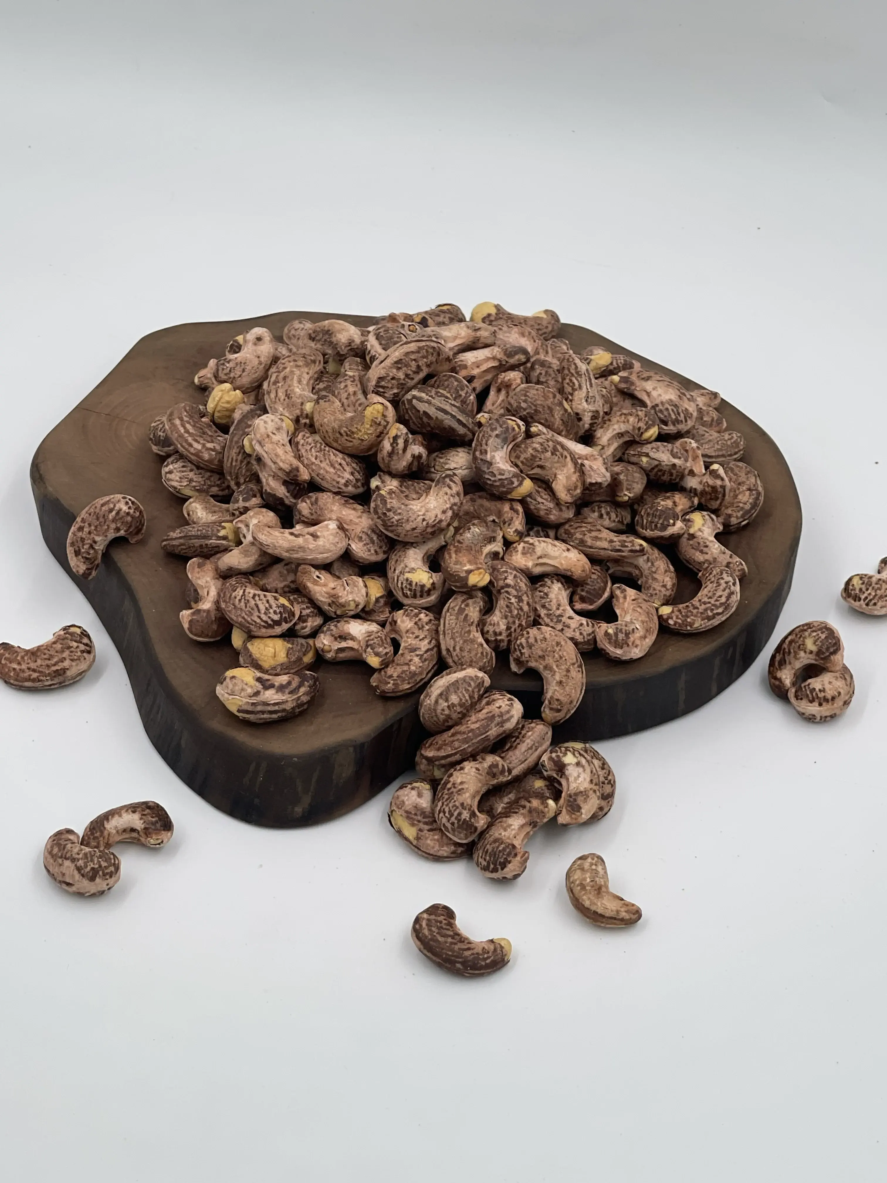Skin-On Roasted Cashews thumbnail 6